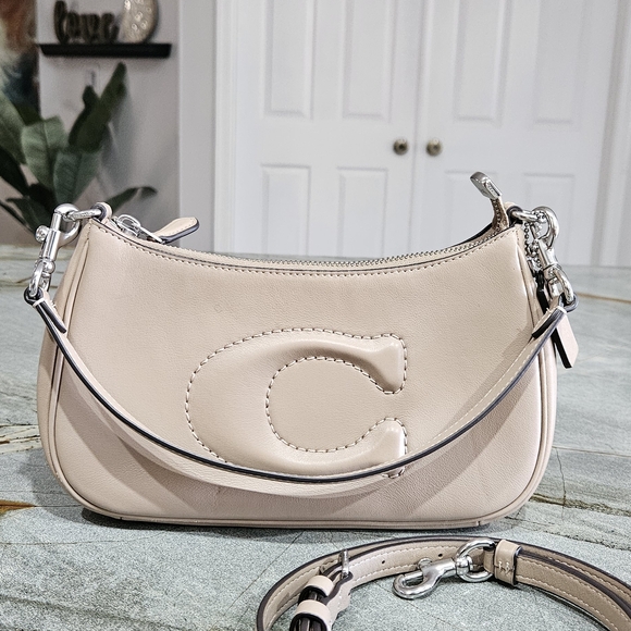 Coach Cream Shoulder Bag - Picture 3 of 10